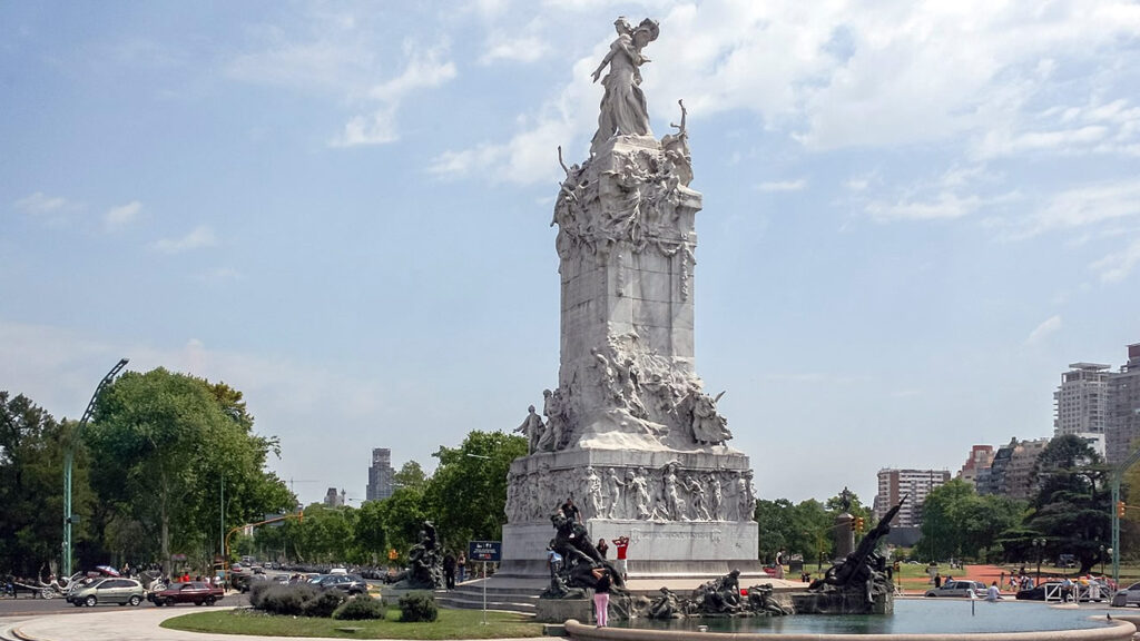 Monumento a Los Españoles
